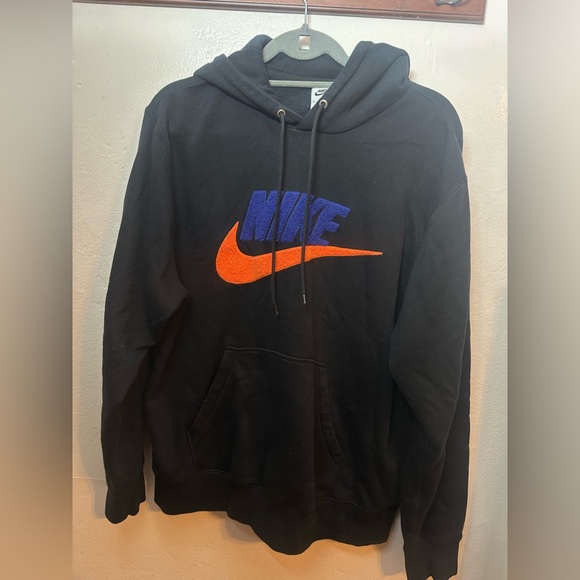 Nike Men's Black Hoodie with Vibrant Logo Size Medium - Picture 3 of 5